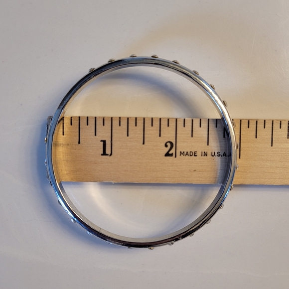 Silver-tone & Rhinestones Bangle Bracelet Bundle (8 Bangle Bracelet Bundle) - Picture 8 of 16